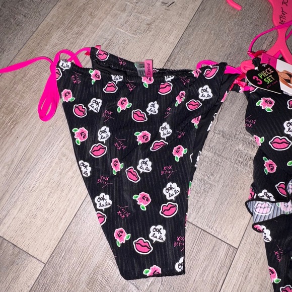 Betsey Johnson black pink 3 piece bikini set coverup sarong and top and bottoms - Picture 6 of 14